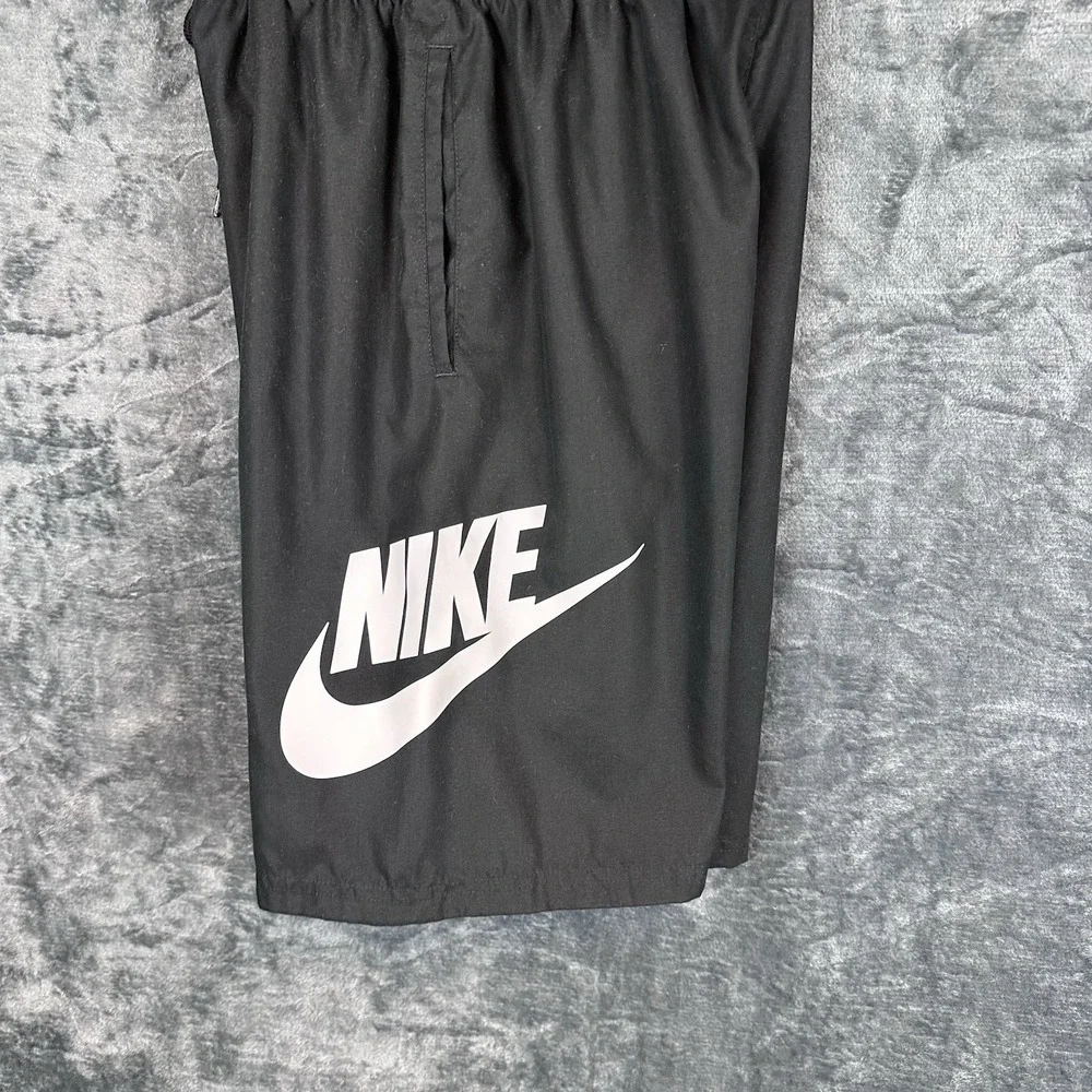 Nike Men's Black Athletic Shorts XS Polyester Woven Logo Drawstring Elastic